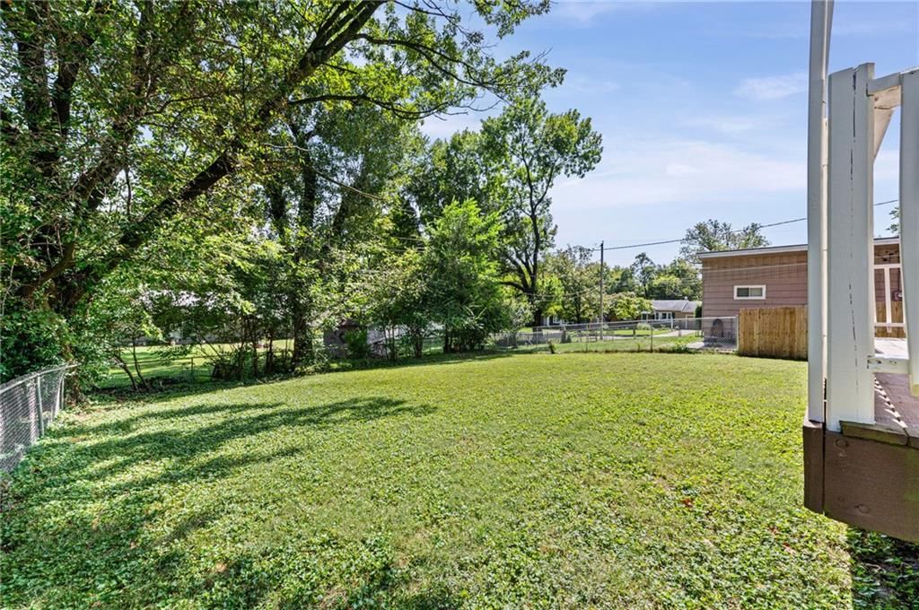 Photo 32 of 38 - 6141 CATALINA Street, Fairway, KS 66205