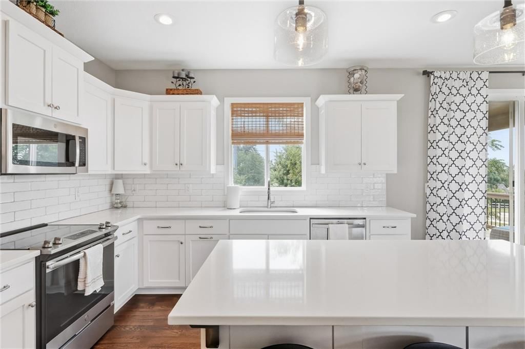 21807 W 46th Terrace — photo 11