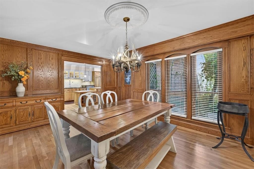 6244 Ash Street, Mission, KS: listing photo 3