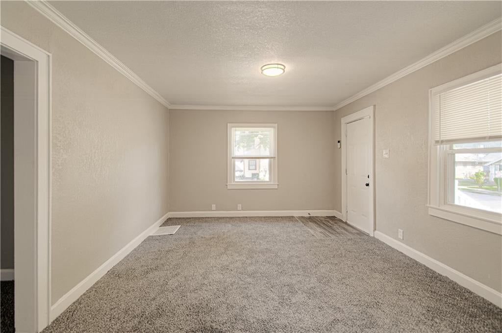 5900 Wabash Avenue — photo 14