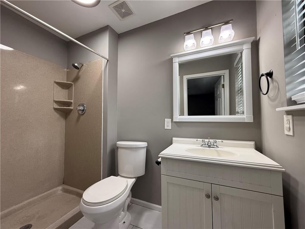 Carpet at 1415 W Ferrel Drive, Olathe, KS 66061
