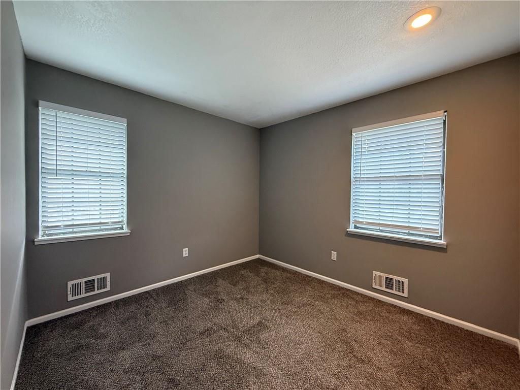 Photo 15 of 31 - 1415 W Ferrel Drive, Olathe, KS 66061