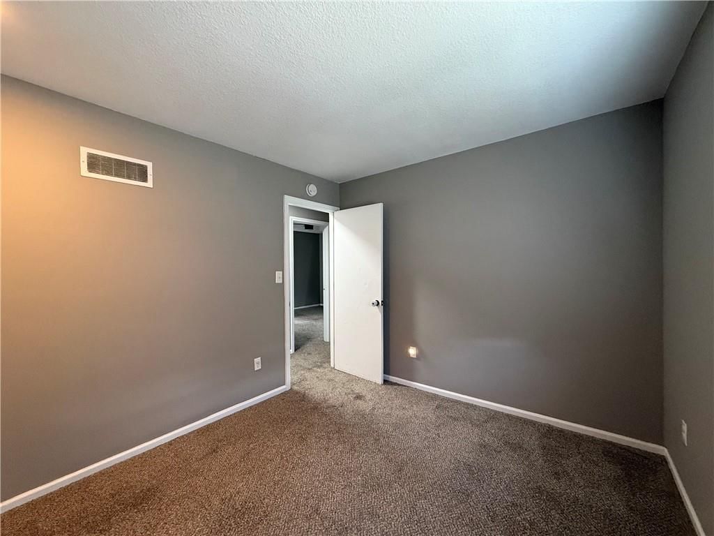 Photo 19 of 31 - 1415 W Ferrel Drive, Olathe, KS 66061