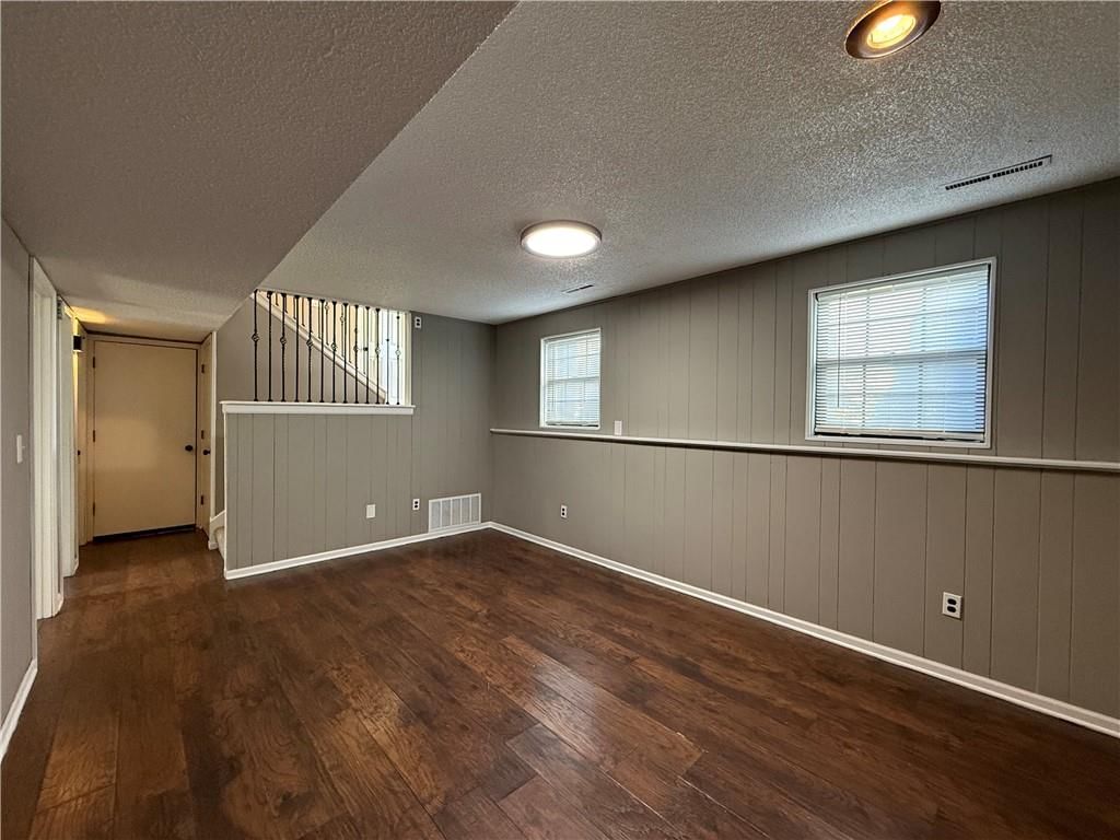 Photo 22 of 31 - 1415 W Ferrel Drive, Olathe, KS 66061