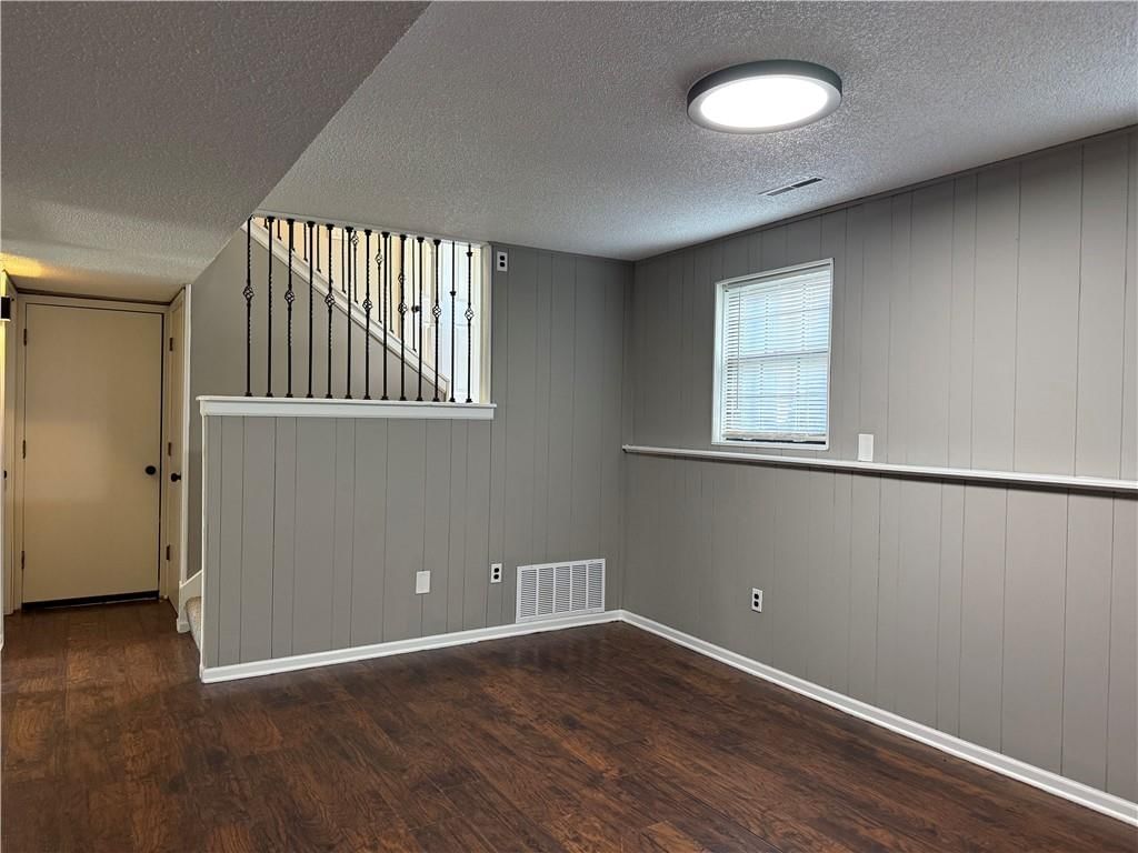 Photo 23 of 31 - 1415 W Ferrel Drive, Olathe, KS 66061