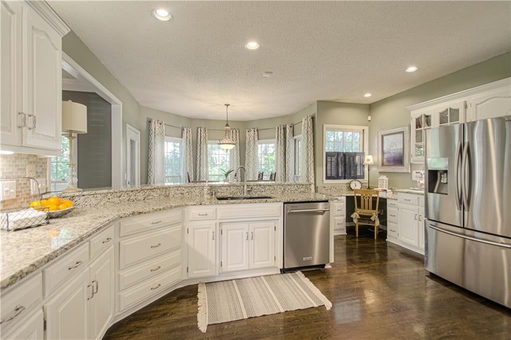 Photo 5 of 57 - 5418 W 131st Terrace, Overland Park, KS 66209