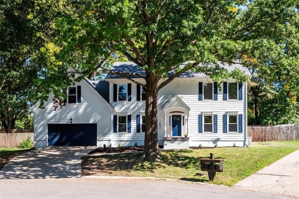 1402 NW Weatherstone Lane, Blue Springs, MO