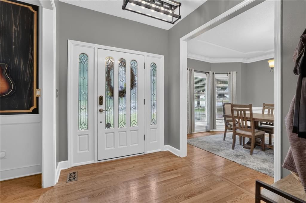 6216 NW 77th Street, Kansas City, MO: listing photo 2