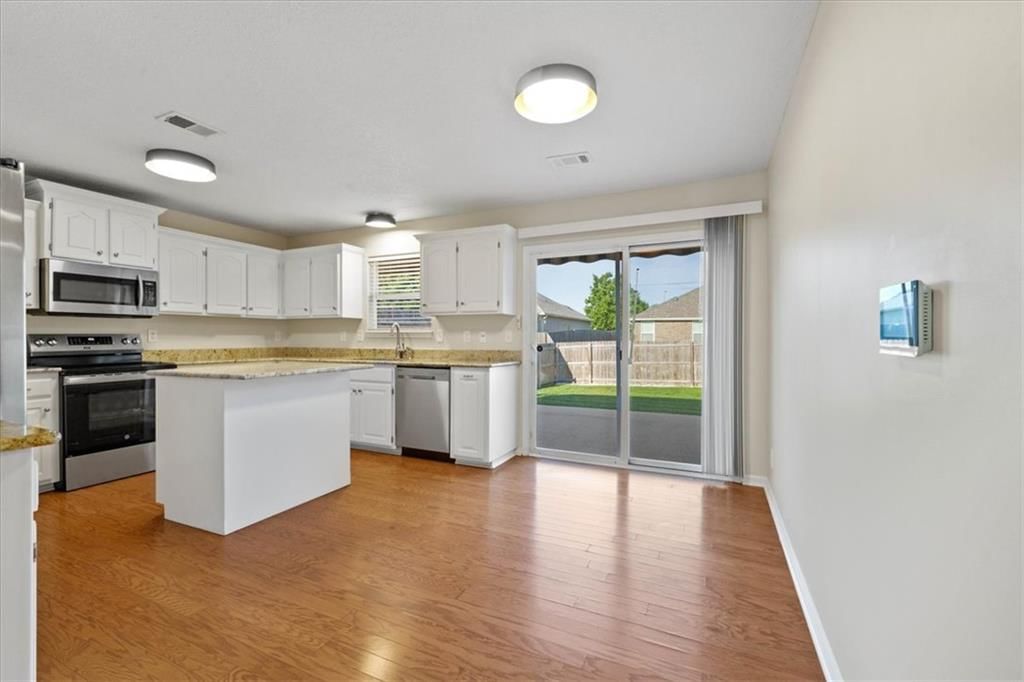200 NW JACKIE Avenue — photo 6
