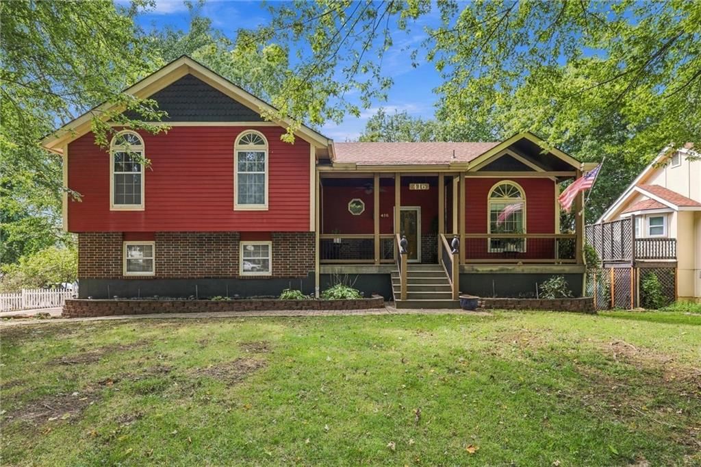 416 SE Brownfield Drive, Lee's Summit, MO