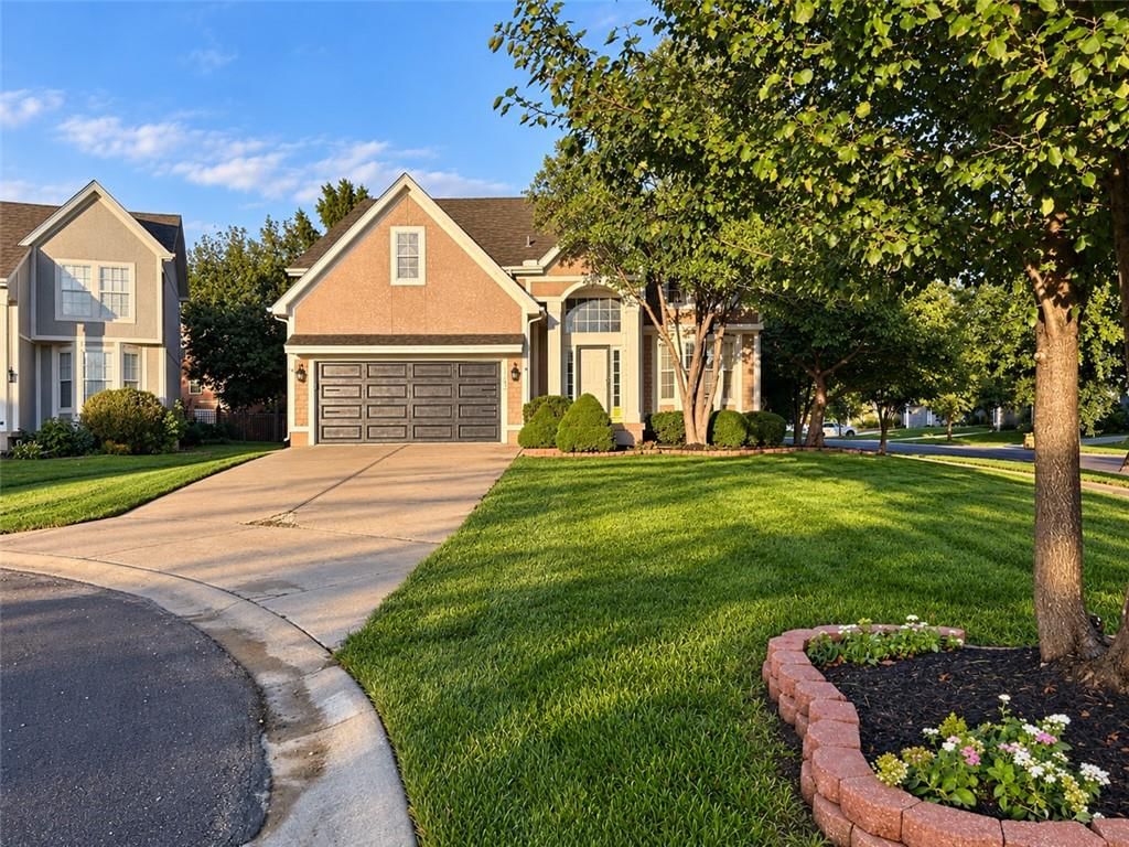 13102 W 137th Court, Overland Park, KS: listing photo 2