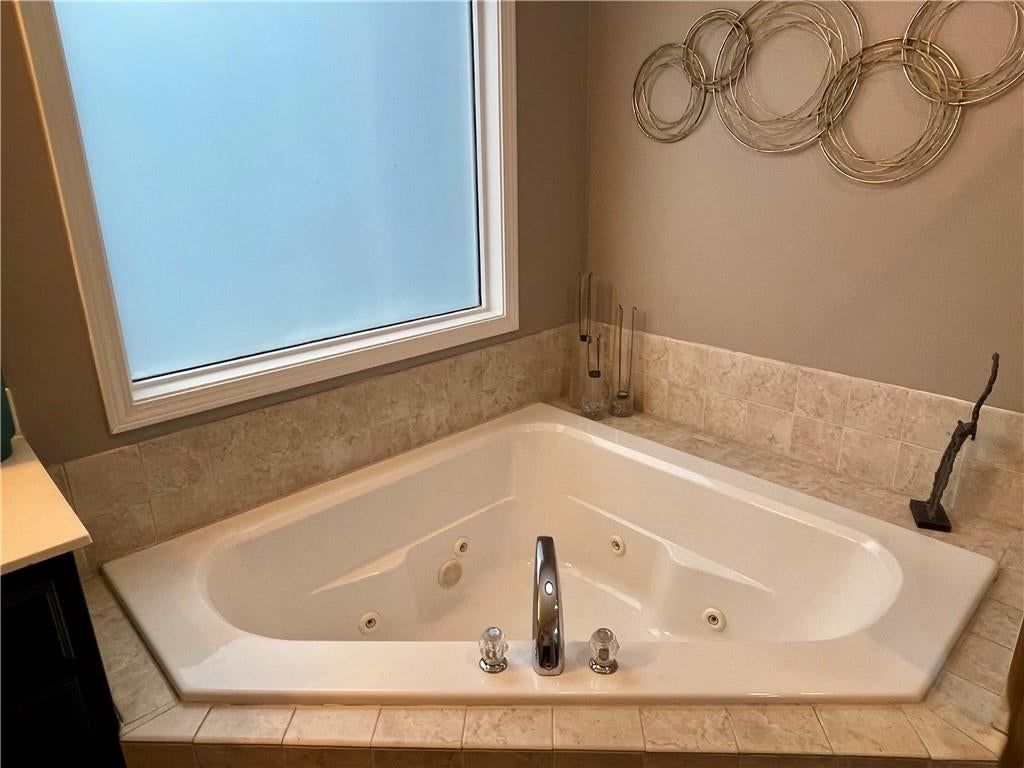 Photo 8 of 66 - 712 S Adams Street, Raymore, MO 64083