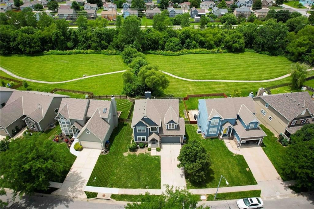 Photo 33 of 66 - 712 S Adams Street, Raymore, MO 64083