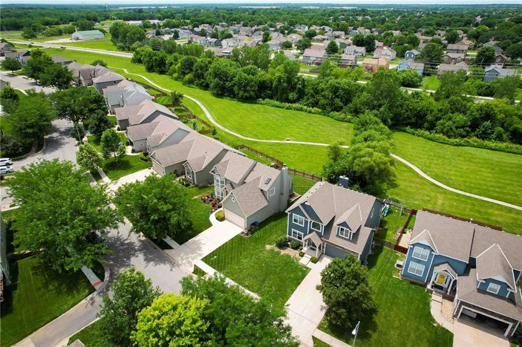 Photo 34 of 66 - 712 S Adams Street, Raymore, MO 64083