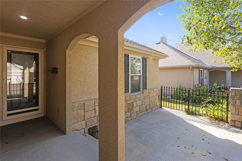 4115 SW Homestead Drive — photo 3