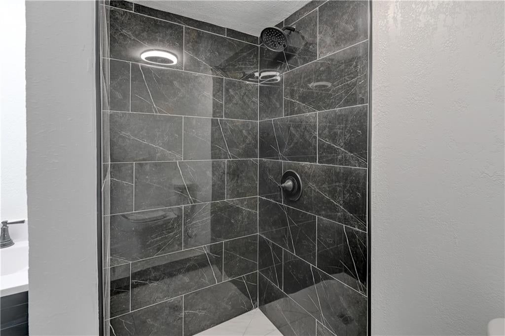 217 Woods Avenue — photo 6