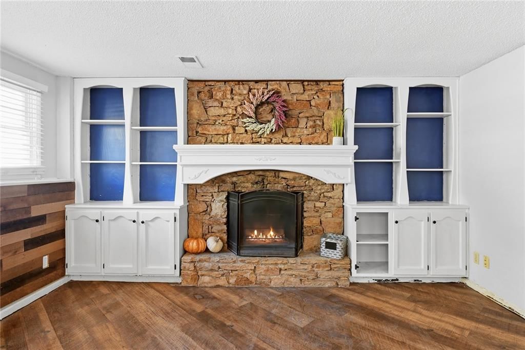 12414 W 69TH Street, Shawnee, KS