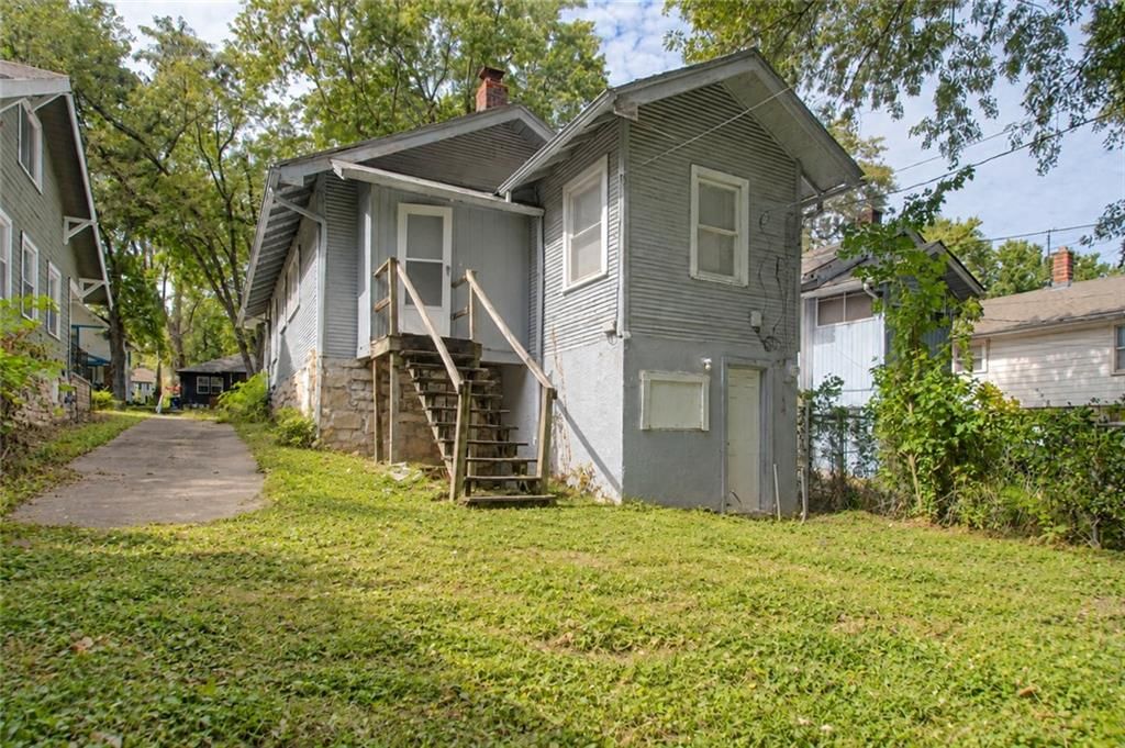 5721 Brooklyn Avenue — photo 24