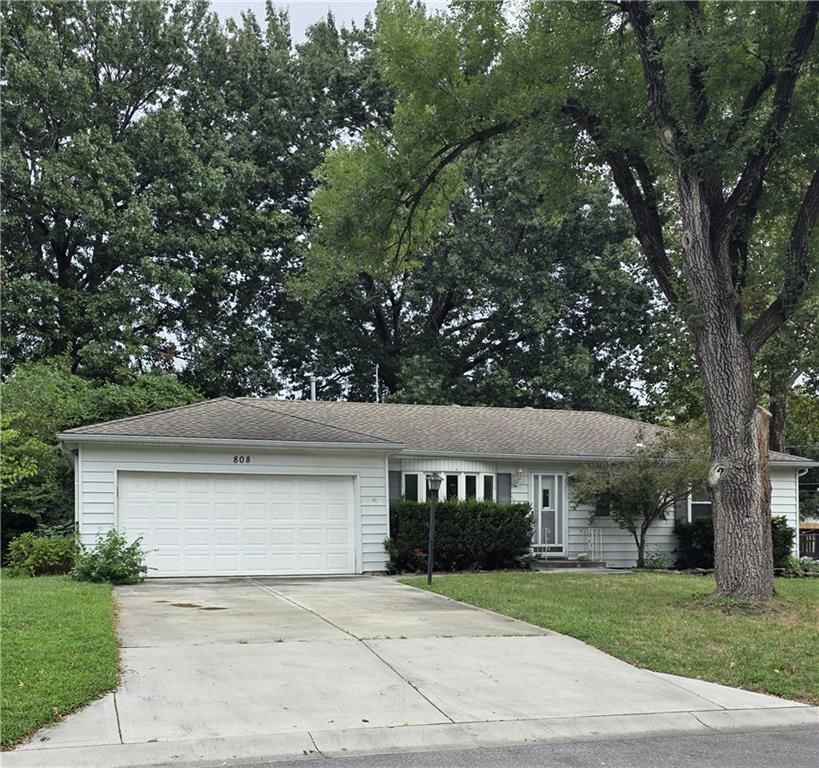 808 S Brentwood Street — photo 1