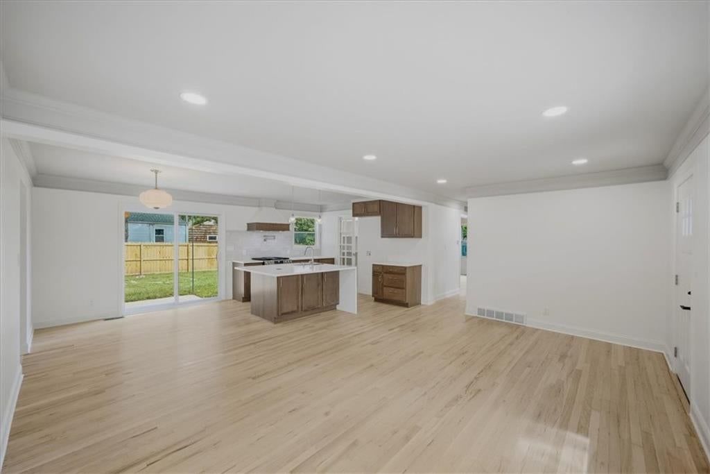 5806 W 75th Street — photo 9
