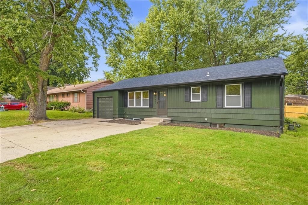 5806 W 75th Street, Prairie Village, KS: listing photo 2