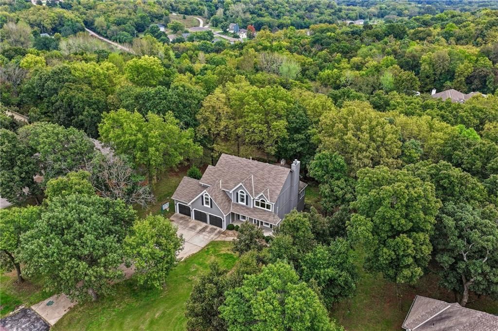 16516 149th Court, Bonner Springs, KS