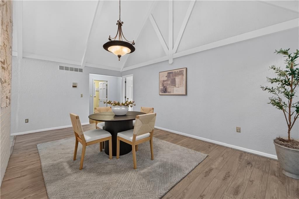 2303 Lynn Road — photo 16