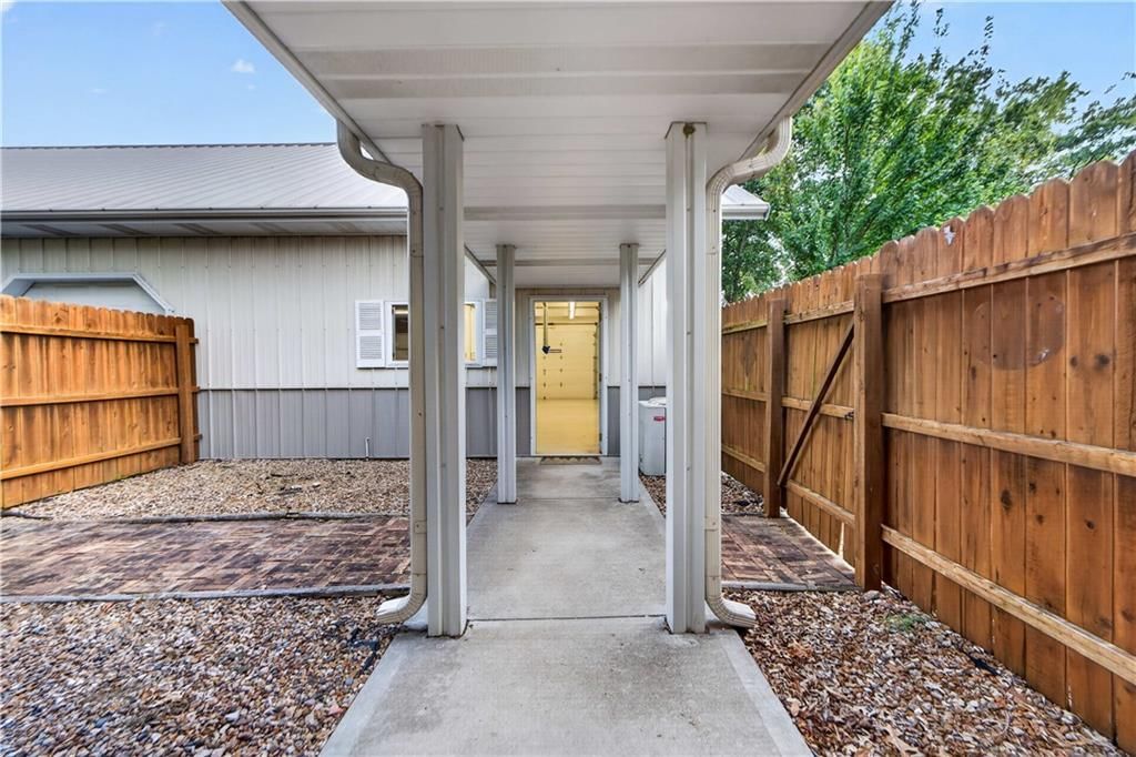 2303 Lynn Road — photo 67