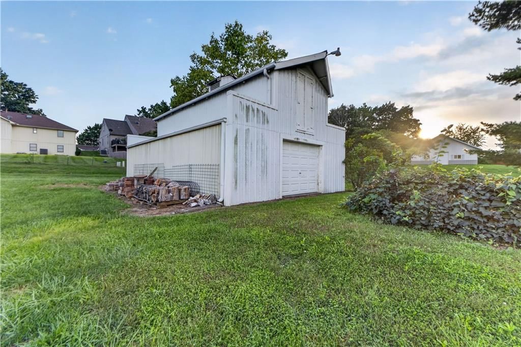 2303 Lynn Road — photo 89