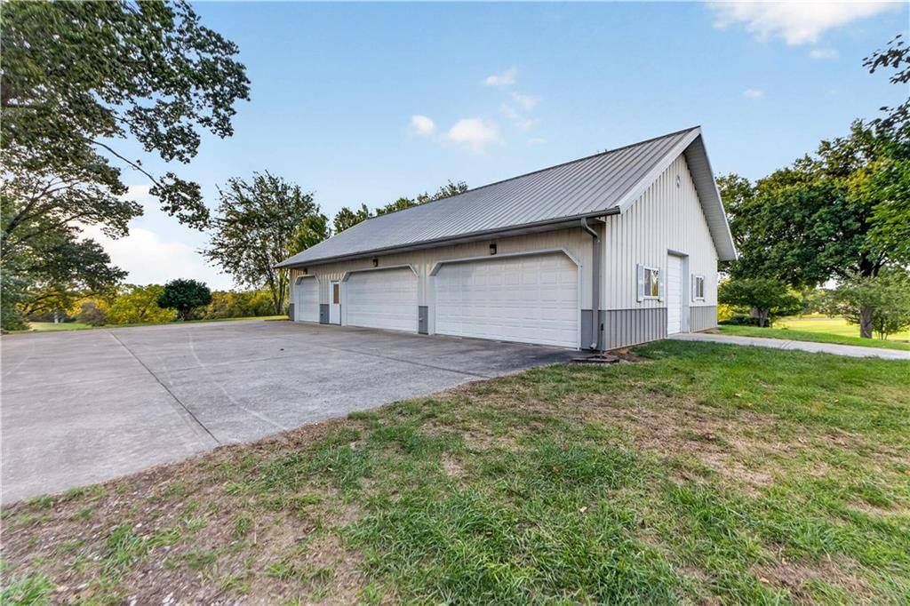 2303 Lynn Road — photo 91