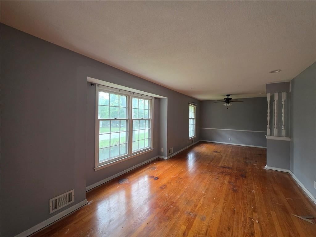 13004 E 53rd Terrace, Kansas City, MO: listing photo 2