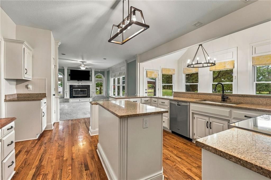 18437 Lamar Avenue — photo 14
