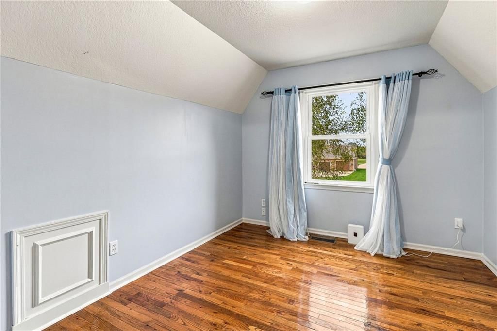 18437 Lamar Avenue — photo 28