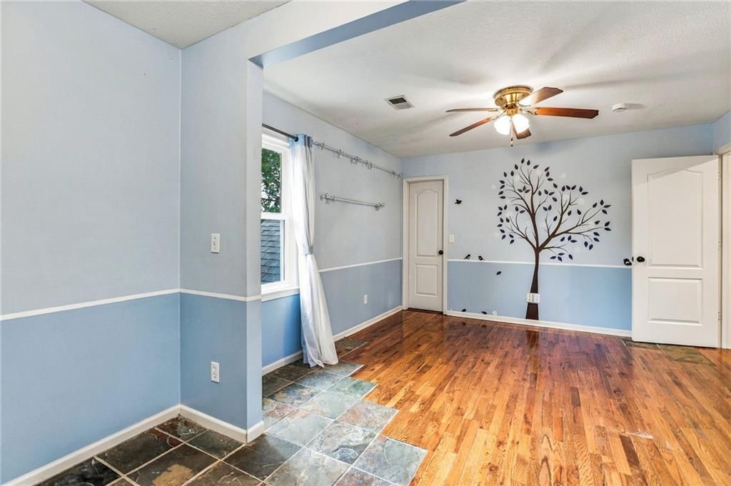 18437 Lamar Avenue — photo 34