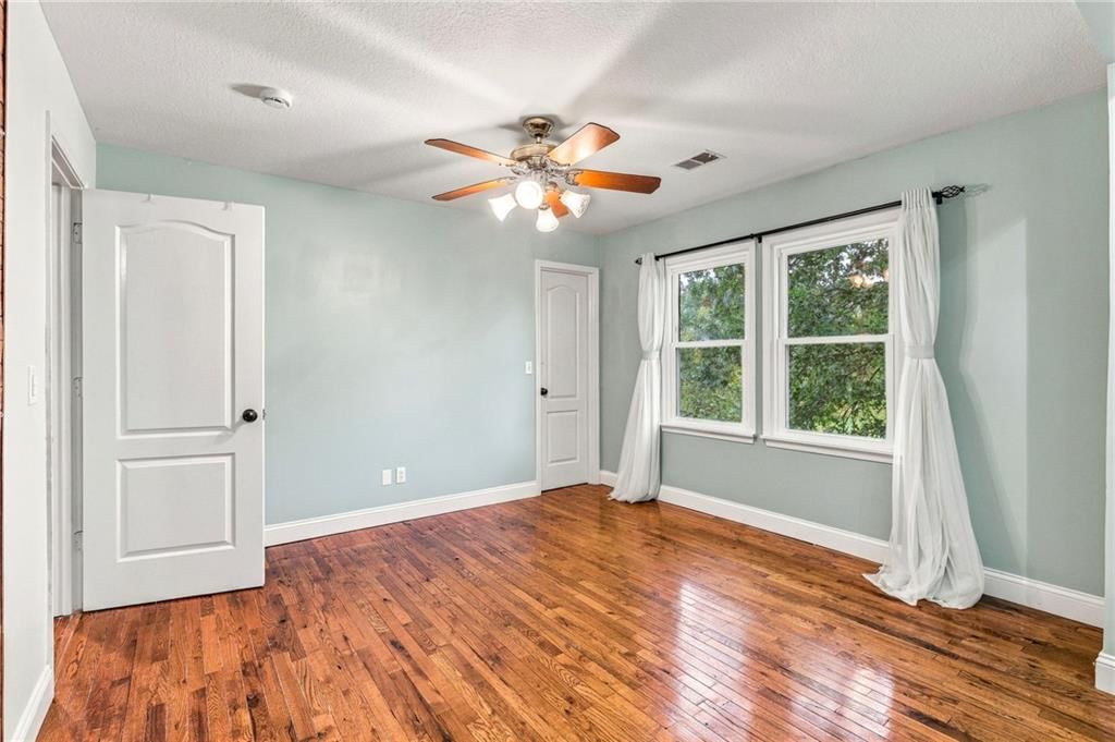 18437 Lamar Avenue — photo 38