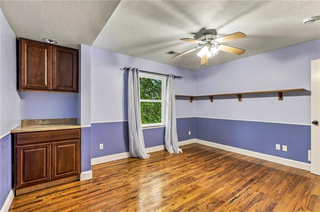 18437 Lamar Avenue — photo 40