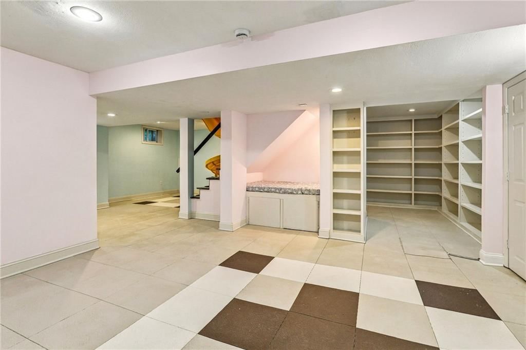 18437 Lamar Avenue — photo 44