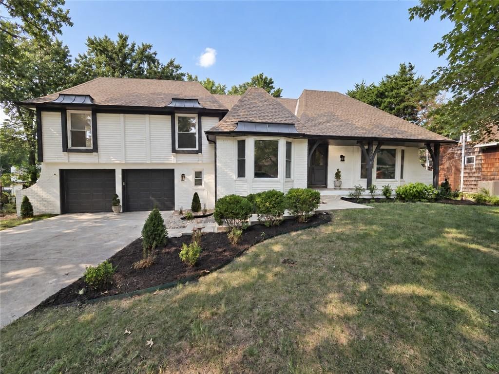 9600 W 105TH Terrace, Overland Park, KS 66212