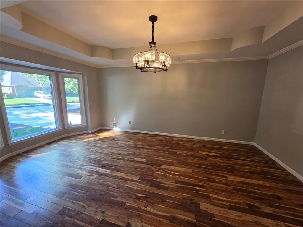 Photo 5 of 27 - 9600 W 105TH Terrace, Overland Park, KS 66212