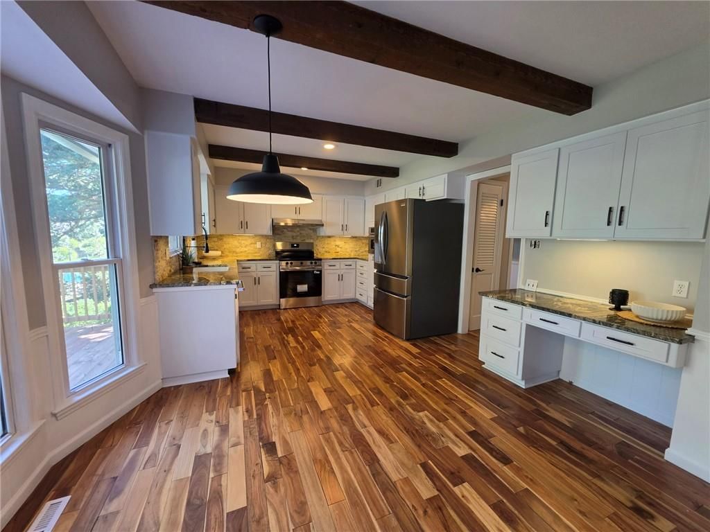 Photo 13 of 27 - 9600 W 105TH Terrace, Overland Park, KS 66212