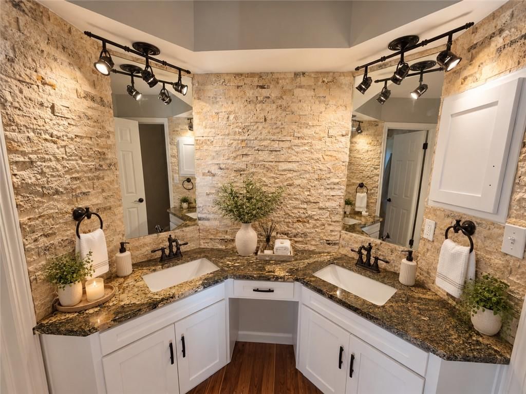 Photo 23 of 27 - 9600 W 105TH Terrace, Overland Park, KS 66212