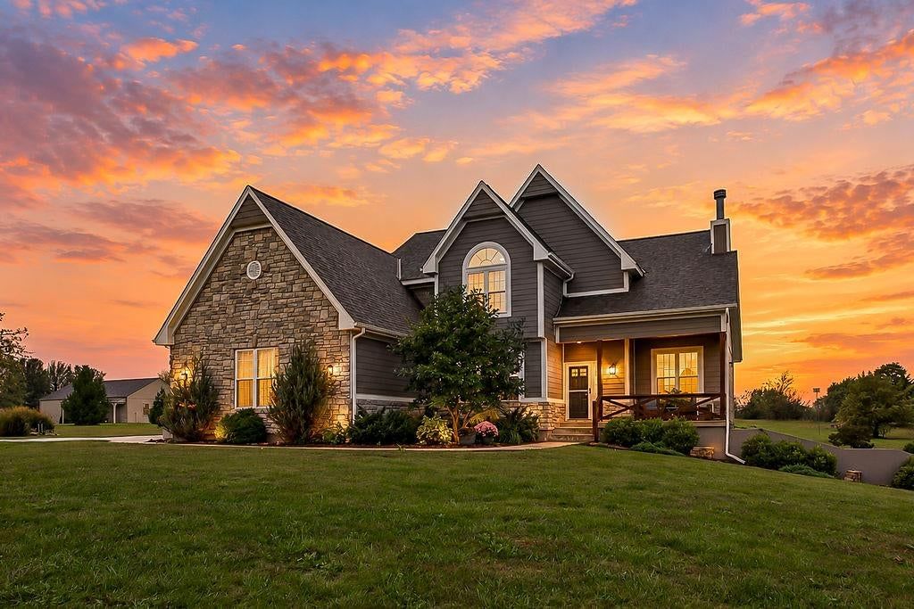 32360 Keystone Drive, Louisburg, KS