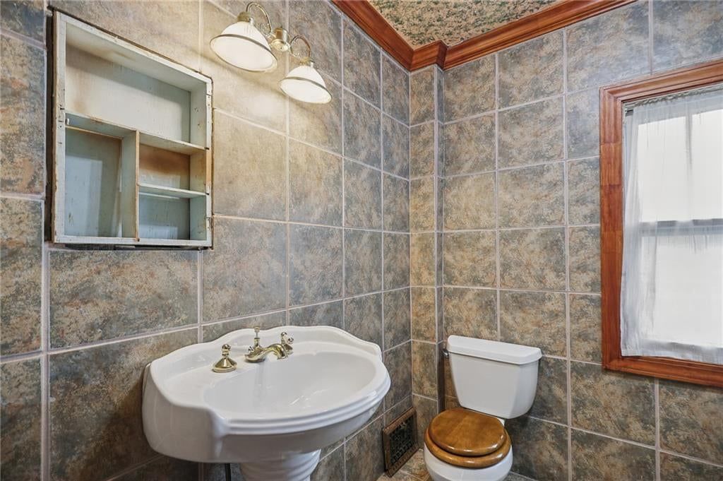 1400 Tauromee Avenue — photo 19