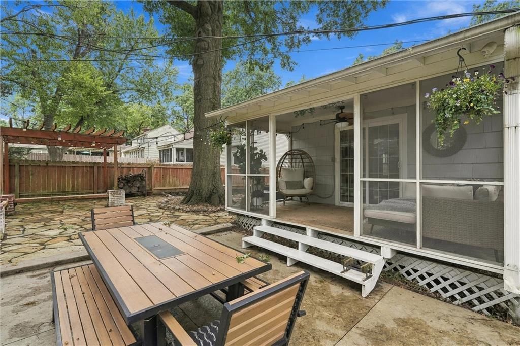 6827 Granada Lane — photo 39