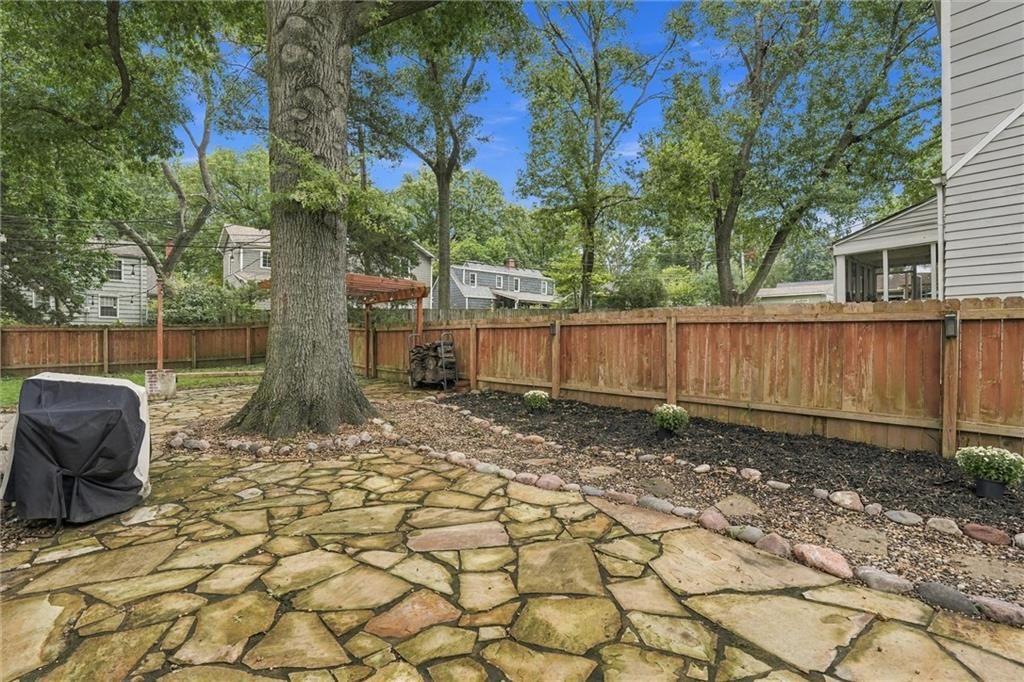 6827 Granada Lane — photo 40