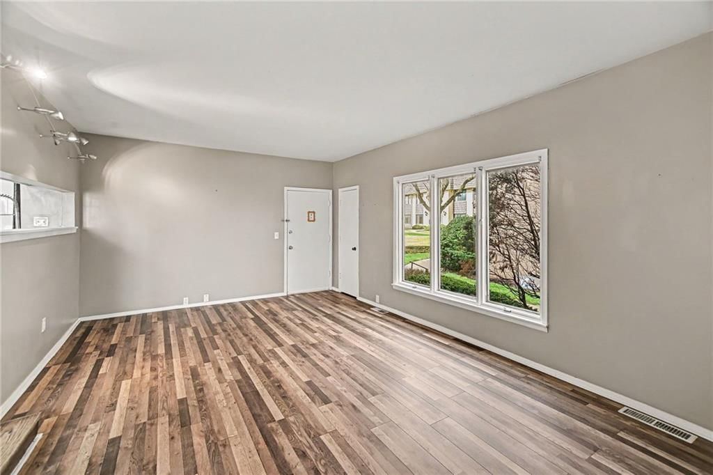 474 W 104th Street — photo 11