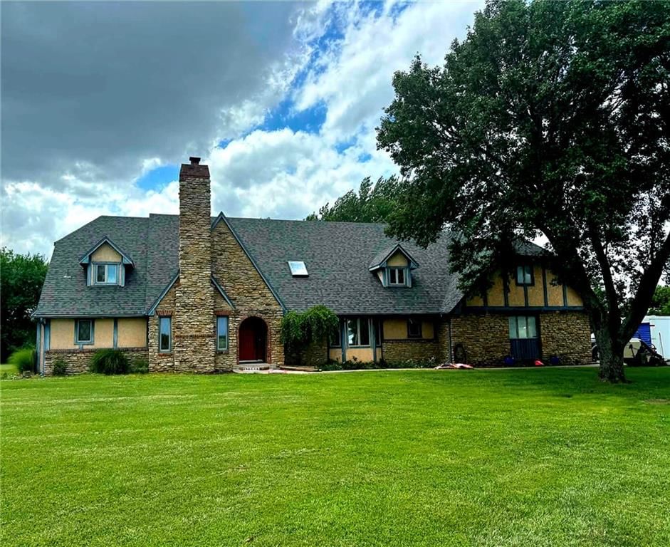 21898 Sunflower Road, Edgerton, KS
