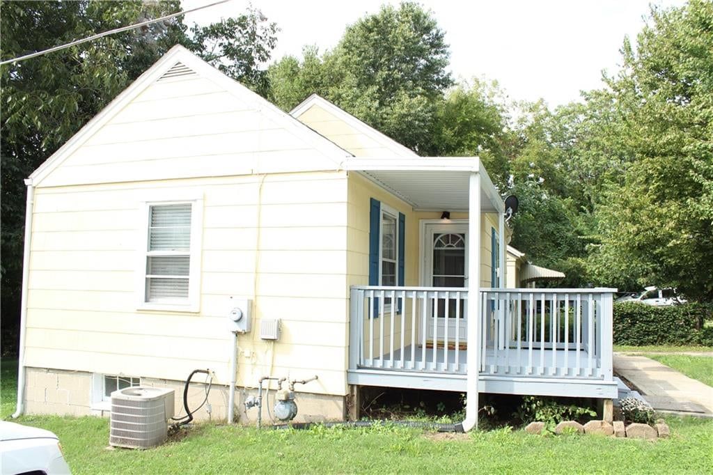 10821 E 19th Street S, Independence, MO: listing photo 3