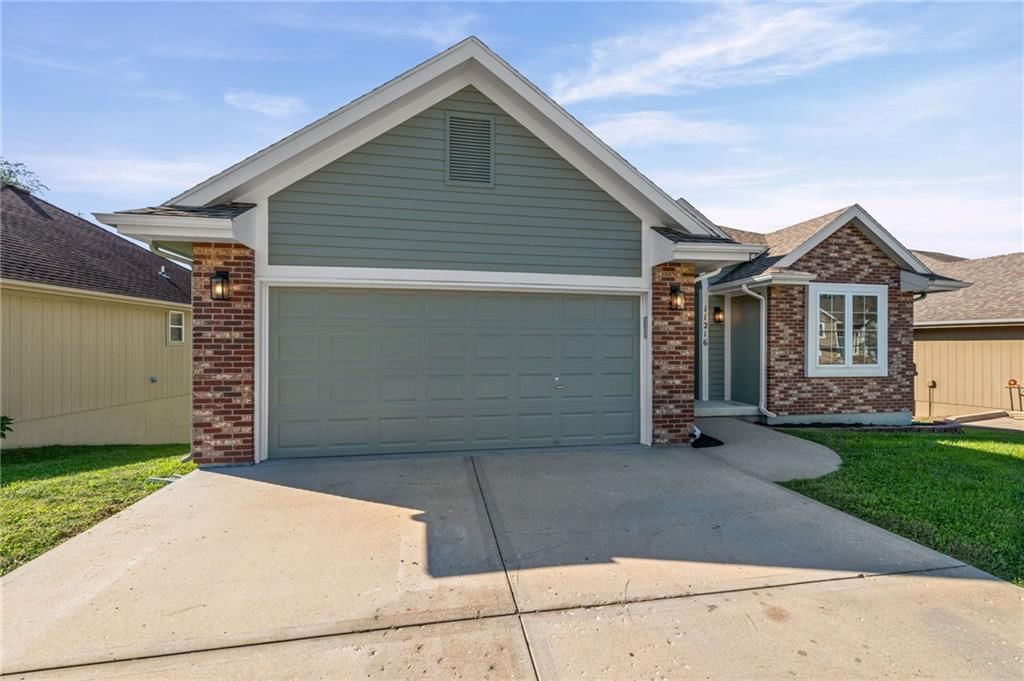 11216 N Lewis Avenue, Kansas City, MO: listing photo 2