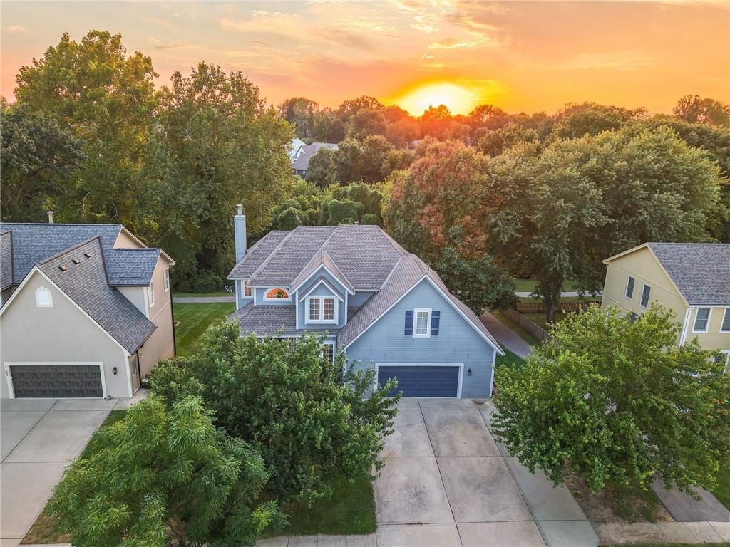 1100 Silverleaf Lane, Liberty, MO: listing photo 2